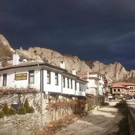 Gæstehus узуновата къща