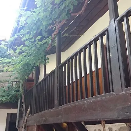 узуновата къща
