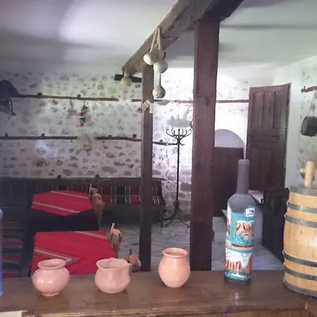 узуновата къща 2*