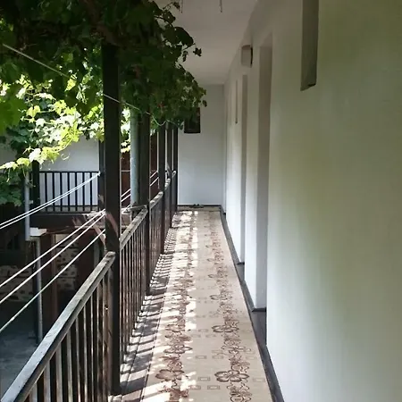 узуновата къща