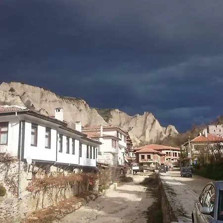 Vendégház узуновата къща