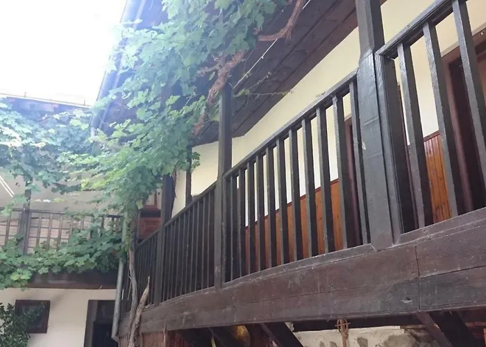 узуновата къща